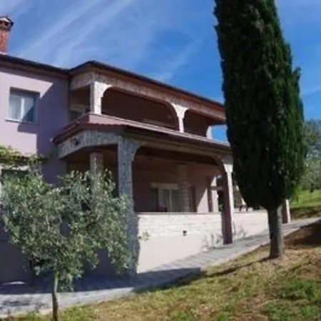 بيت للعطل Mit Schoenem Garten *