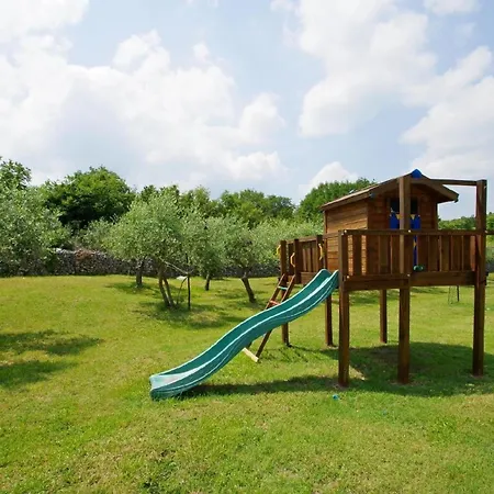 بيت للعطل Mit Schoenem Garten
